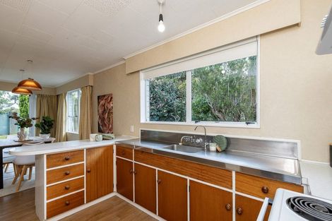 Photo of property in 120 Alexander Road, Raumati Beach, Paraparaumu, 5032