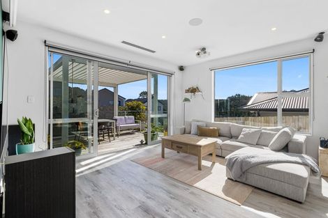 Photo of property in 1 Ringi Lane, Orewa, 0931