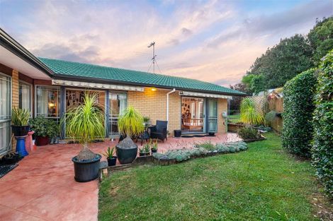 Photo of property in 120 Buscomb Avenue, Henderson, Auckland, 0610