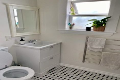 Photo of property in 49 Aurora Terrace, Kelburn, Wellington, 6012