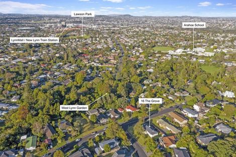 Photo of property in 16 The Grove, Titirangi, Auckland, 0604