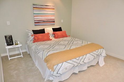 Photo of property in 30 Tiketike Way, Brooklyn, Wellington, 6021