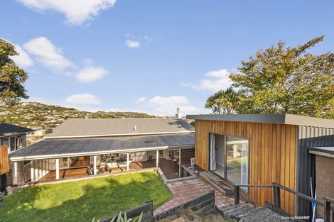 Photo of property in 123 Tauhinu Road, Miramar, Wellington, 6022