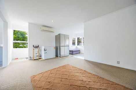 Photo of property in 9a Mackwood Place, Birkdale, Auckland, 0626