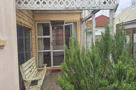 Photo of property in 16 Suffolk Street, Patea, 4520