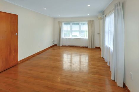 Photo of property in 16 Redwood Avenue, Tawa, Wellington, 5028