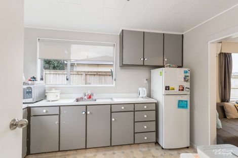 Photo of property in 8j Montgomery Crescent, Clouston Park, Upper Hutt, 5018