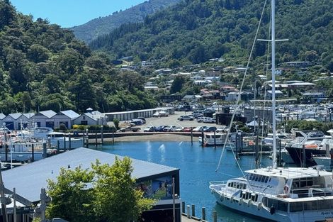 Photo of property in Oxleys Rock Apartments, 401/6 London Quay, Picton, 7220