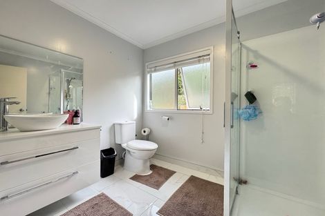 Photo of property in 49 Dress Circle, Newlands, Wellington, 6037