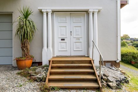 Photo of property in 142 Ravenswood Road, Saint Clair, Dunedin, 9012