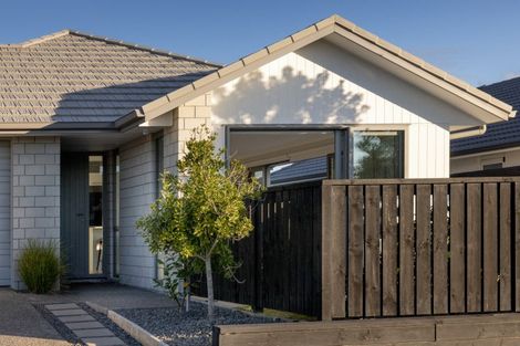 Photo of property in 43 Kaiora Drive, Papamoa Beach, Papamoa, 3118