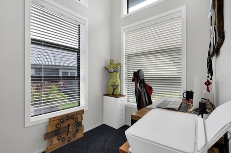 Photo of property in 10 Augusta Grove, Waiwhakaiho, New Plymouth, 4312