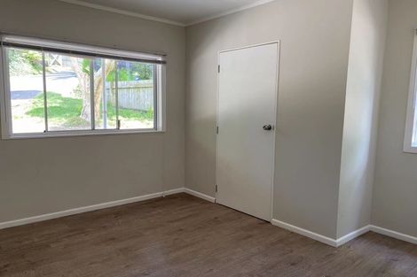 Photo of property in 2/663 Beach Road, Rothesay Bay, Auckland, 0630