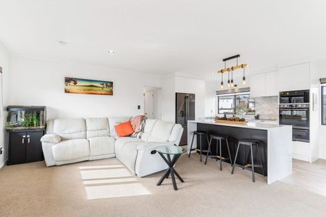 Photo of property in 1/19 Drome View Place, Beach Haven, Auckland, 0626