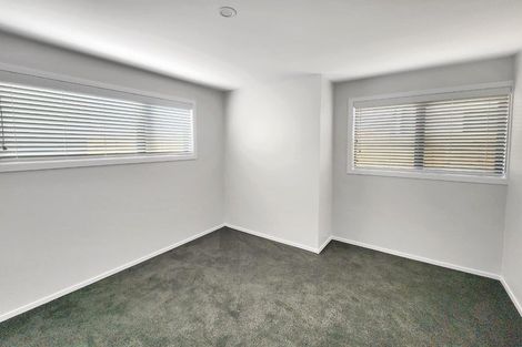 Photo of property in 5 Bathurst Street, Silverstream, Upper Hutt, 5019