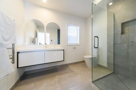 Photo of property in 10 Sardinia Grove, Fitzherbert, Palmerston North, 4410