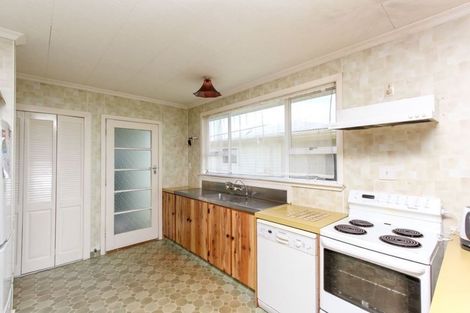 Photo of property in 21 Turakina Street, Merrilands, New Plymouth, 4312