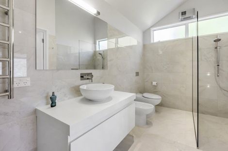 Photo of property in 34 Marine Parade, Macandrew Bay, Dunedin, 9014