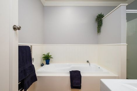 Photo of property in 11 Haronga Road, Inner Kaiti, Gisborne, 4010