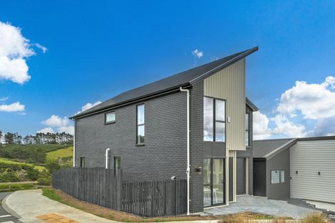 Photo of property in 37 Horokaka Street, Massey, 0614