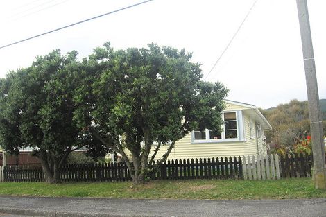 Photo of property in 136 Tilley Road, Paekakariki, 5034