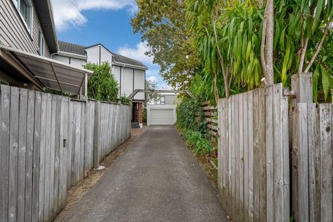 Photo of property in 2/5 Stanley Avenue, Milford, Auckland, 0620