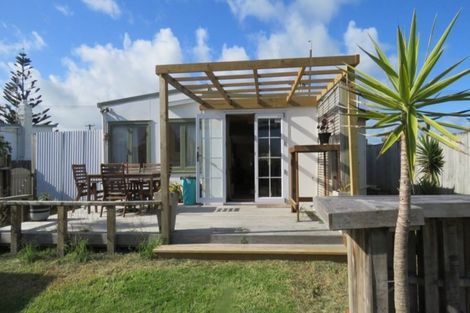 Photo of property in 8 Kauwhata Street, Himatangi Beach, Foxton, 4891