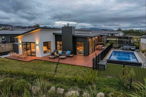 Photo of property in 70 Katania Heights, Brightwater, 7022