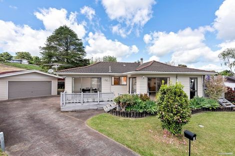 Photo of property in 3 Crestlands Place, Papakura, 2110