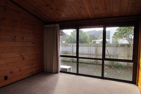 Photo of property in 2/68 Gibbons Street, Ebdentown, Upper Hutt, 5018