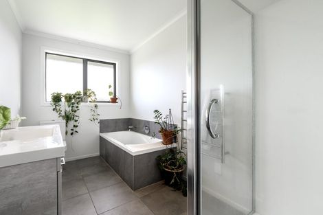 Photo of property in 1 Antrim Glade, Welcome Bay, Tauranga, 3175