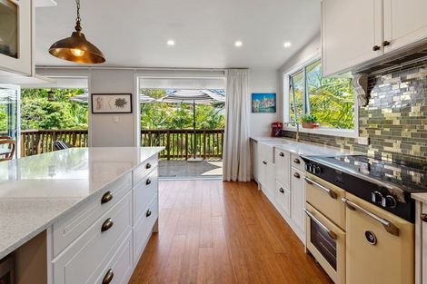 Photo of property in 860 Beach Road, Waiake, Auckland, 0630