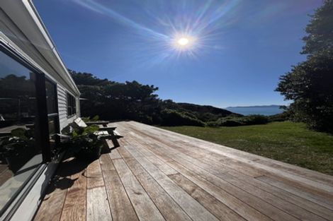 Photo of property in 15 Pukerua Beach Road, Pukerua Bay, 5026