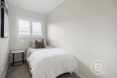 Photo of property in 1/17 Hillcrest Avenue, Hillcrest, Auckland, 0627