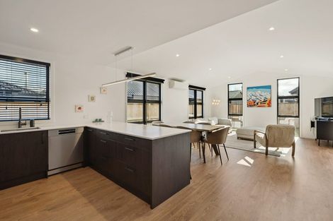 Photo of property in 40 Shelduck Road, Jacks Point, 9371