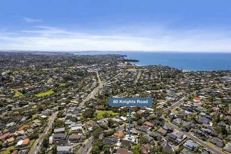 Photo of property in 1/80 Knights Road, Rothesay Bay, Auckland, 0630