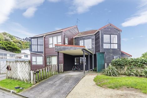 Photo of property in 2/45 Wye Street, Island Bay, Wellington, 6023