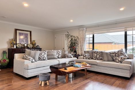 Photo of property in 6 Old Park Place, Takanini, 2112