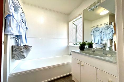 Photo of property in 102 Gills Road, Bucklands Beach, Auckland, 2014