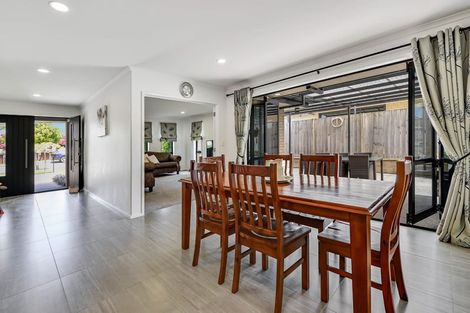 Photo of property in 8 Carlingford Rise, Dinsdale, Hamilton, 3204