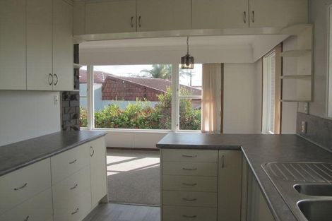 Photo of property in 98a Arran Road, Browns Bay, Auckland, 0630