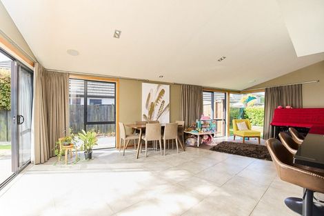 Photo of property in 17 Fernloche Place, Flat Bush, Auckland, 2016