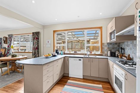 Photo of property in 31 Queenwood Road, Levin, 5510