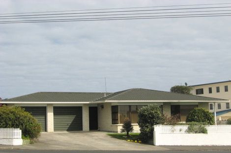 Photo of property in 40 Bayly Road, Moturoa, New Plymouth, 4310