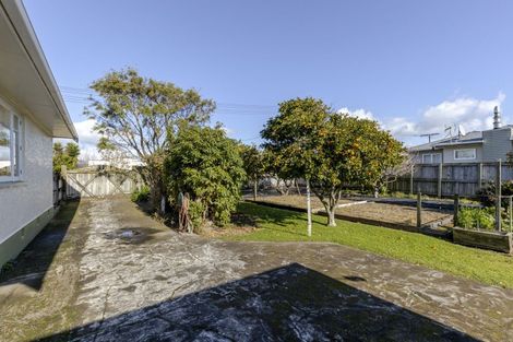 Photo of property in 87 Queen Street, Waitara, 4320