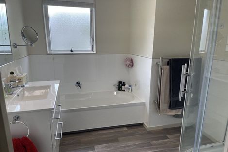 Photo of property in 23 Kereru Street, Two Mile Bay, Taupo, 3330