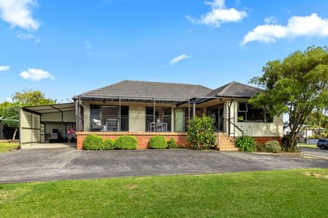 Photo of property in 2 Wharf Road, Te Atatu Peninsula, Auckland, 0610
