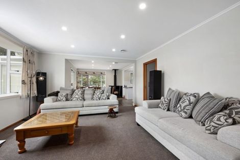 Photo of property in 52 Heretaunga Square, Silverstream, Upper Hutt, 5019