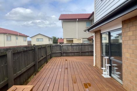 Photo of property in 10 Millcroft Lane, Ranui, Auckland, 0612