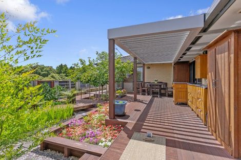 Photo of property in 9 Mohill Place, East Tamaki Heights, Auckland, 2016